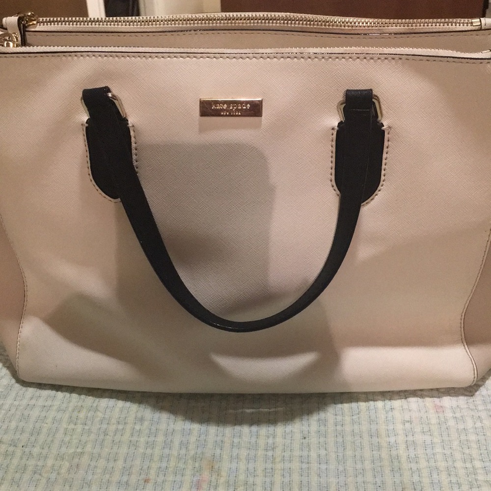 Kate Spade purse S338 off white & Cream black handles Pre-Loved very nice 8x10x5